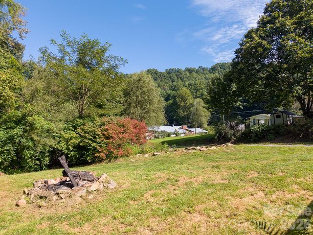 80 Nature Lane, Waynesville, NC 28786