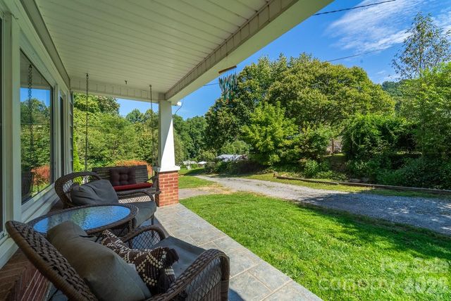 80 Nature Lane, Waynesville, NC 28786