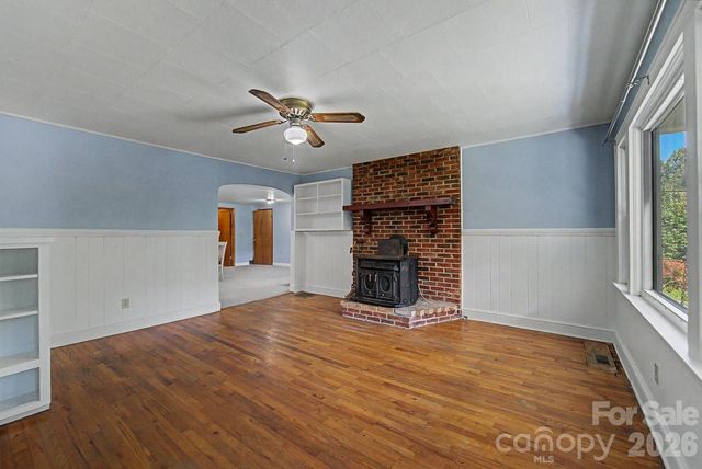 80 Nature Lane, Waynesville, NC 28786