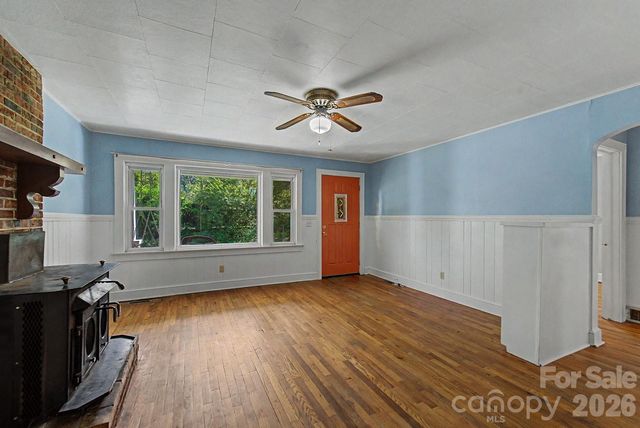 80 Nature Lane, Waynesville, NC 28786