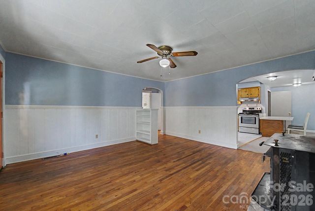 80 Nature Lane, Waynesville, NC 28786