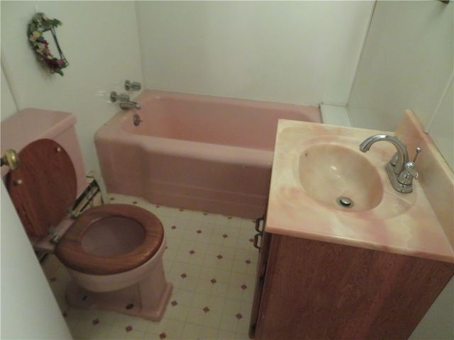 280 Rockdale Rd, Penn Twp, PA 16002