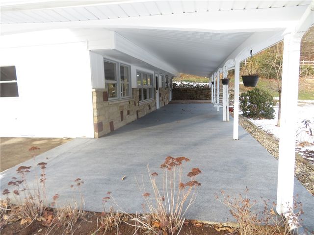 280 Rockdale Rd, Penn Twp, PA 16002