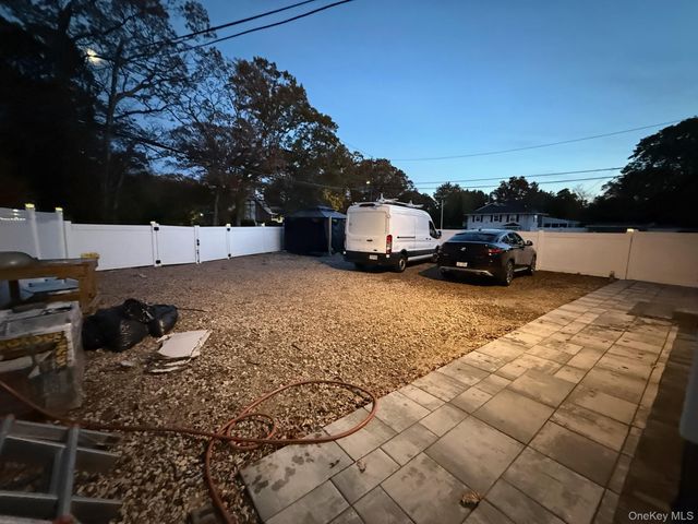 21 Locust Avenue, Amityville, NY 11701
