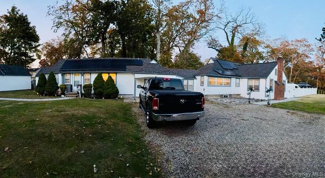 21 Locust Avenue, Amityville, NY 11701