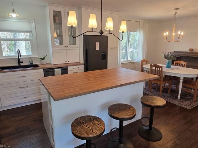 1399 Mercer Road RD, Gloucester Point, VA 23062