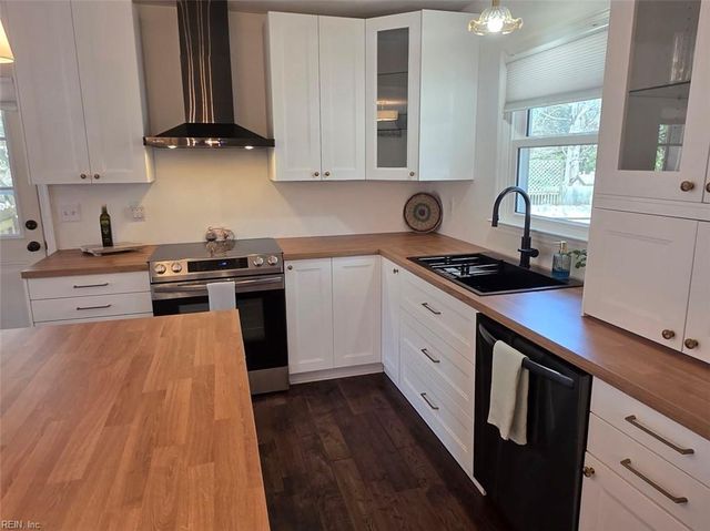 1399 Mercer Road RD, Gloucester Point, VA 23062