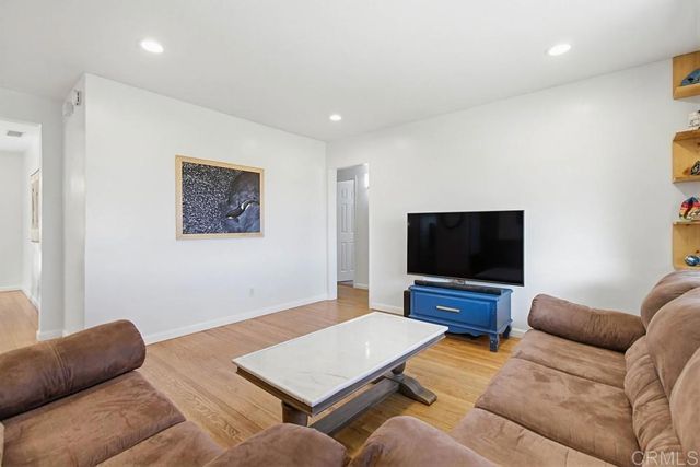 8534 Sandstone, Santee, CA 92071