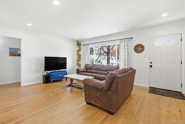 8534 Sandstone, Santee, CA 92071