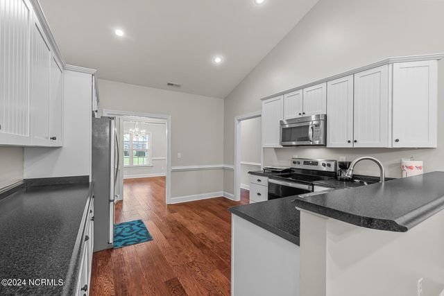 427 Candlewood Drive, Jacksonville, NC 28540