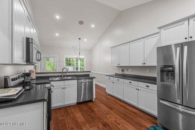 427 Candlewood Drive, Jacksonville, NC 28540