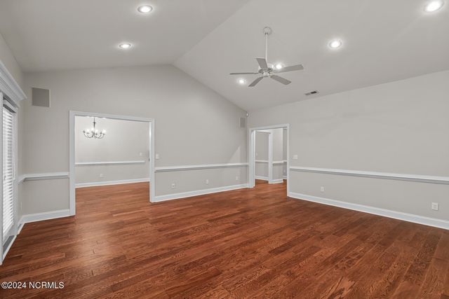 427 Candlewood Drive, Jacksonville, NC 28540