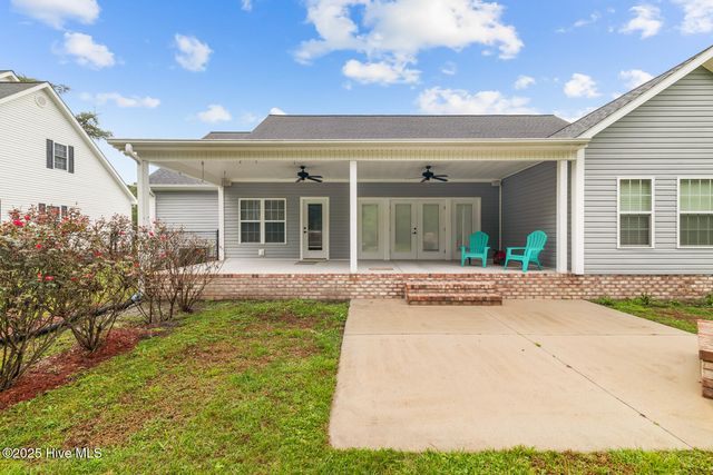 427 Candlewood Drive, Jacksonville, NC 28540