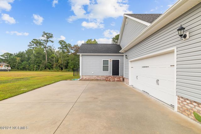 427 Candlewood Drive, Jacksonville, NC 28540