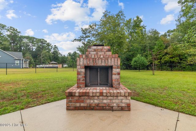427 Candlewood Drive, Jacksonville, NC 28540