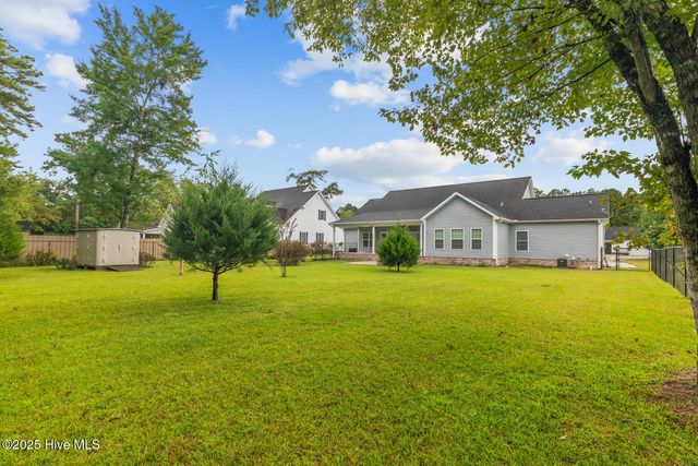 427 Candlewood Drive, Jacksonville, NC 28540