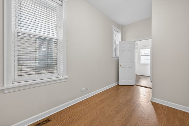 835 N Maplewood Avenue 1F, Chicago, IL 60622