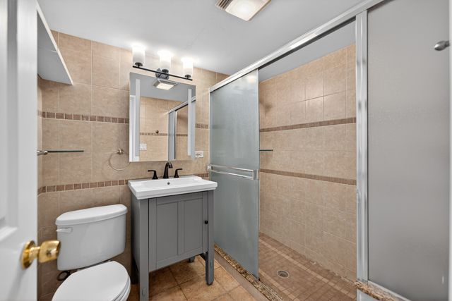 835 N Maplewood Avenue 1F, Chicago, IL 60622