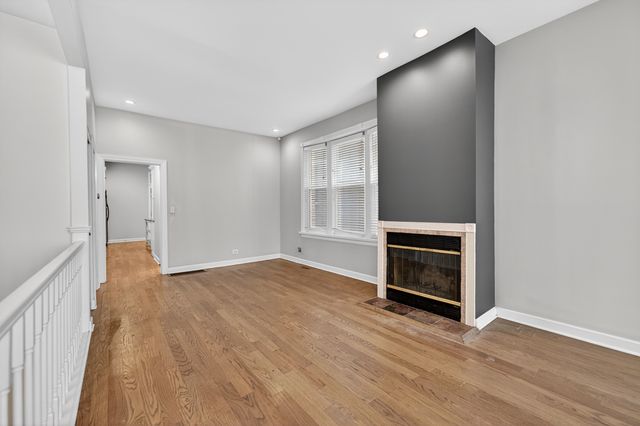 835 N Maplewood Avenue 1F, Chicago, IL 60622