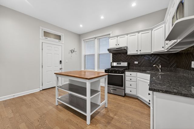 835 N Maplewood Avenue 1F, Chicago, IL 60622