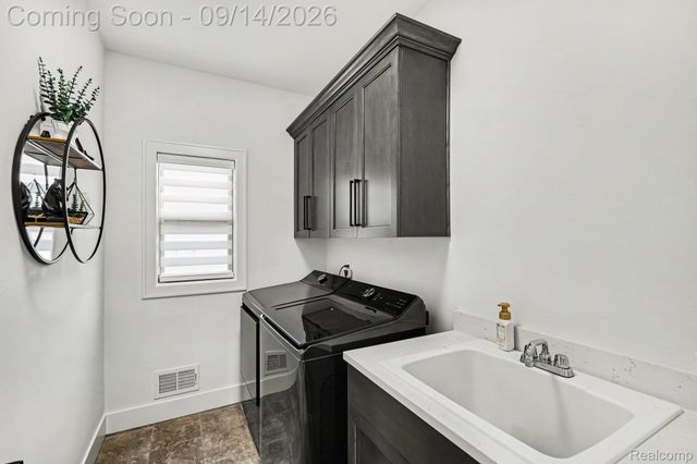 19266 Thompson Drive, Macomb Township, MI 48042