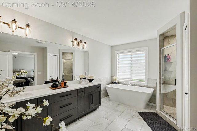 19266 Thompson Drive, Macomb Township, MI 48042