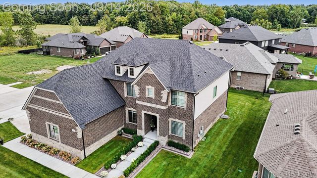 19266 Thompson Drive, Macomb Township, MI 48042
