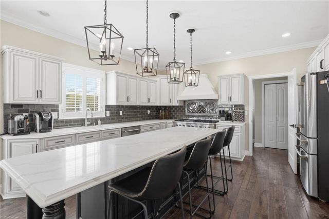 306 Hedgerow Dr, Peters Twp, PA 15367