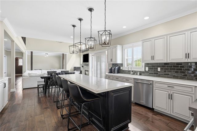 306 Hedgerow Dr, Peters Twp, PA 15367