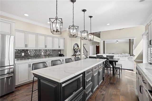 306 Hedgerow Dr, Peters Twp, PA 15367