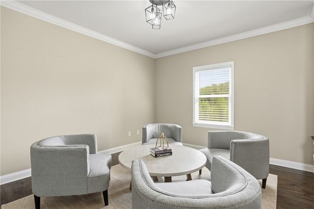 306 Hedgerow Dr, Peters Twp, PA 15367