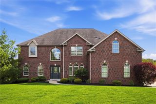 306 Hedgerow Dr, Peters Twp, PA 15367