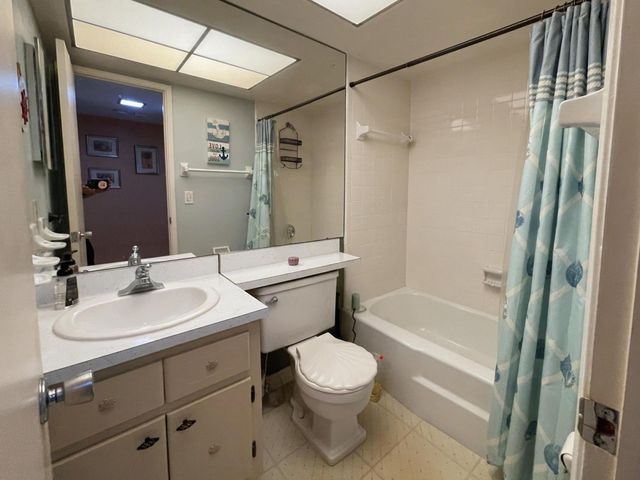 651 Pine Drive 207, Pompano Beach, FL 33060