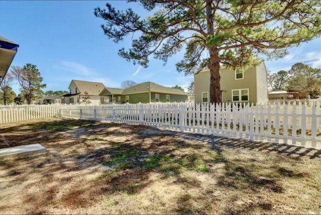 351 Red Clover, Livingston, TX 77351