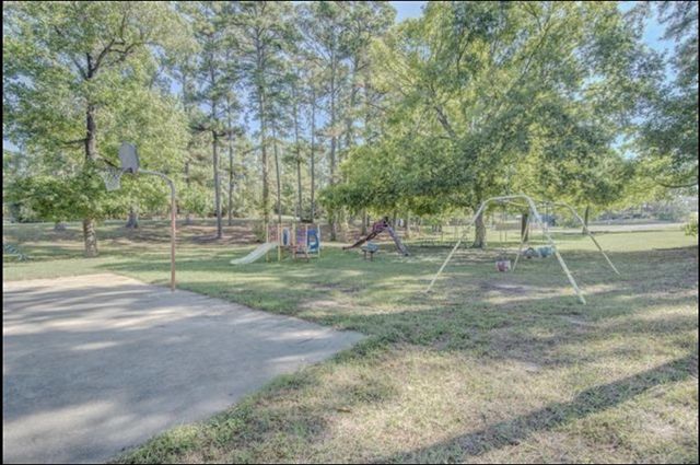 351 Red Clover, Livingston, TX 77351