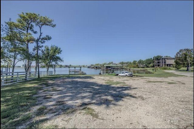 351 Red Clover, Livingston, TX 77351