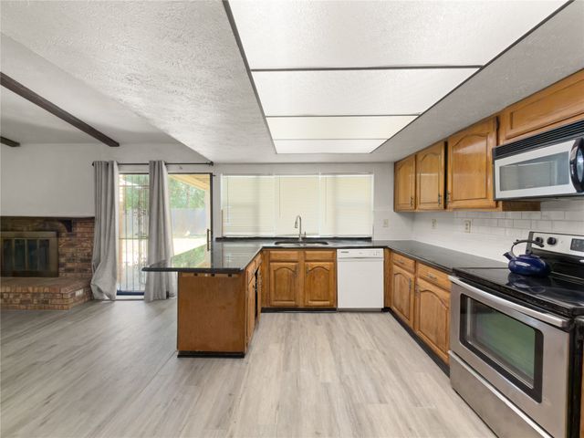 7717 Acapulco Road, Fort Worth, TX 76112