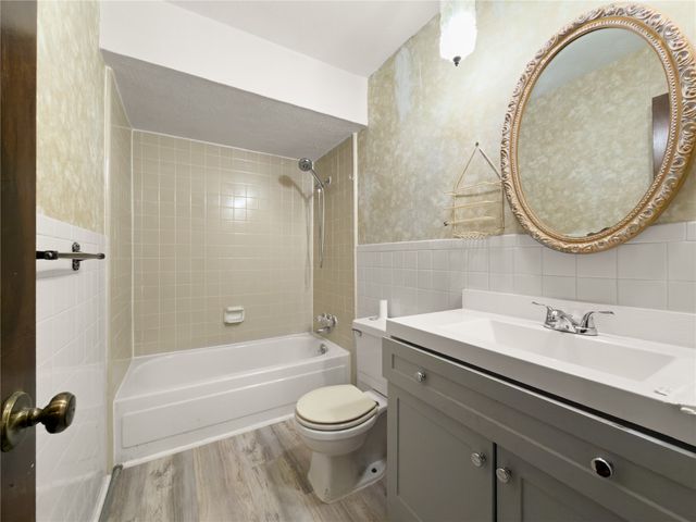 7717 Acapulco Road, Fort Worth, TX 76112