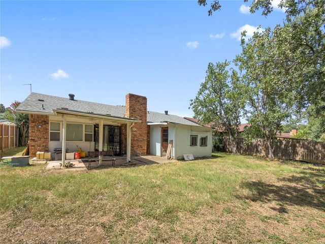 7717 Acapulco Road, Fort Worth, TX 76112