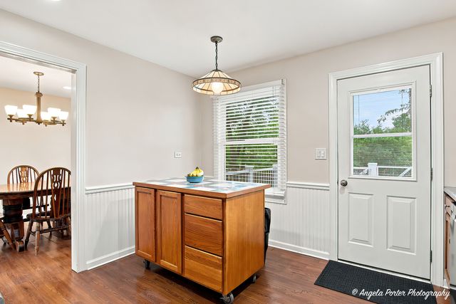 15 Old Mill Grove Road, Lake Zurich, IL 60047