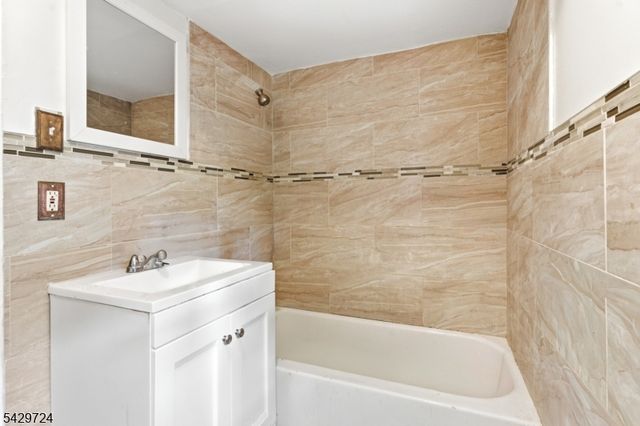 11 Sunset Ave, Newark City, NJ 07106