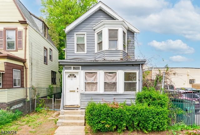 11 Sunset Ave, Newark City, NJ 07106