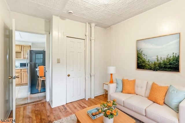 11 Sunset Ave, Newark City, NJ 07106