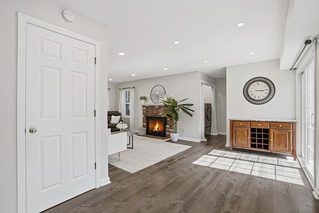 61 Hillando Dr, Shrewsbury, MA 01545