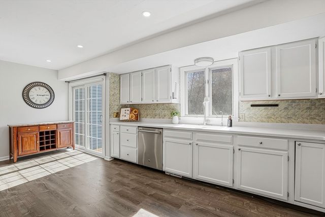 61 Hillando Dr, Shrewsbury, MA 01545