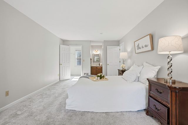 61 Hillando Dr, Shrewsbury, MA 01545