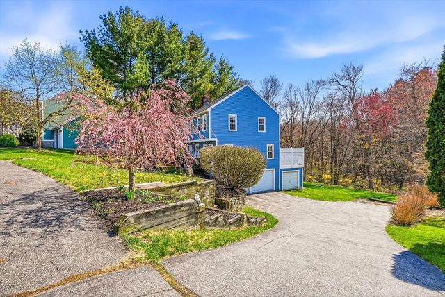 61 Hillando Dr, Shrewsbury, MA 01545