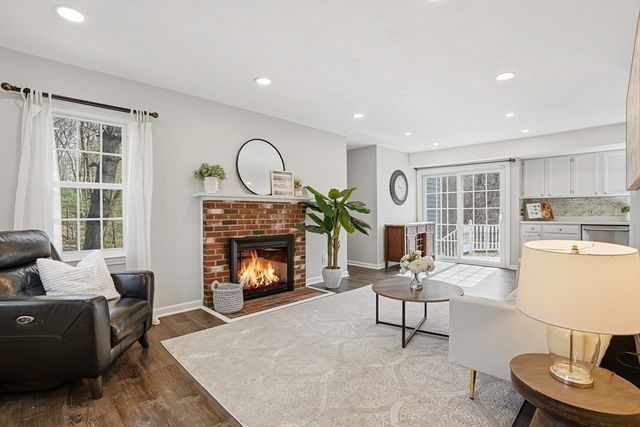 61 Hillando Dr, Shrewsbury, MA 01545