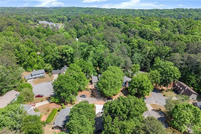 20 Sweetwood Court, Roswell, GA 30076
