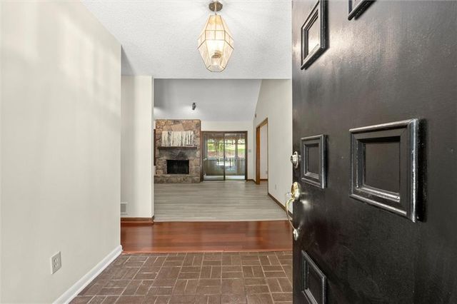 20 Sweetwood Court, Roswell, GA 30076